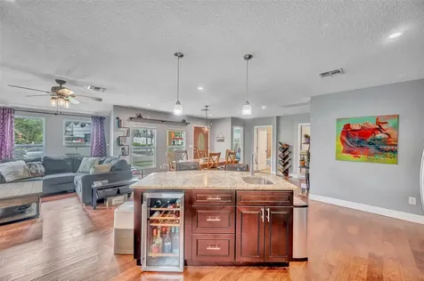 3327 6th Avenue N St Petersburg FL 33713
