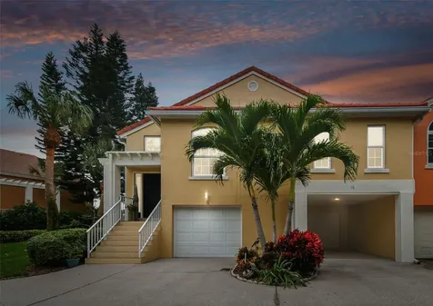 16 Crescent Place S St Petersburg FL 33711