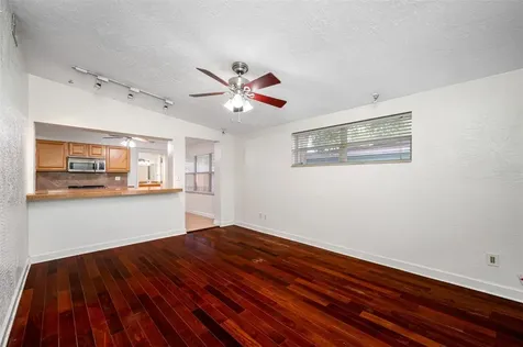8324 41st Avenue N St Petersburg FL 33709