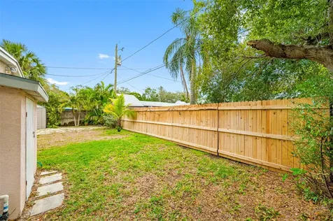 8324 41st Avenue N St Petersburg FL 33709