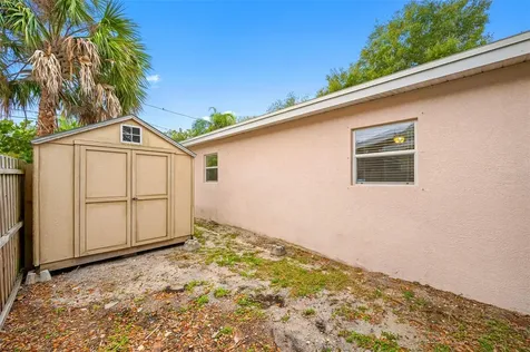 8324 41st Avenue N St Petersburg FL 33709