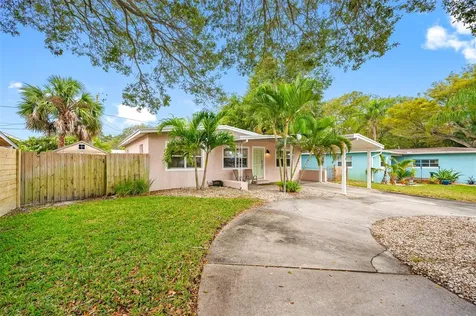 8324 41st Avenue N St Petersburg FL 33709