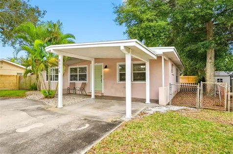 8324 41st Avenue N St Petersburg FL 33709