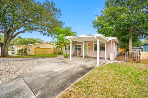 8324 41st Avenue N St Petersburg FL 33709