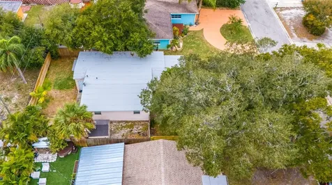 8324 41st Avenue N St Petersburg FL 33709