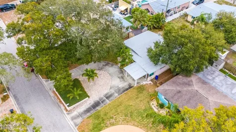 8324 41st Avenue N St Petersburg FL 33709