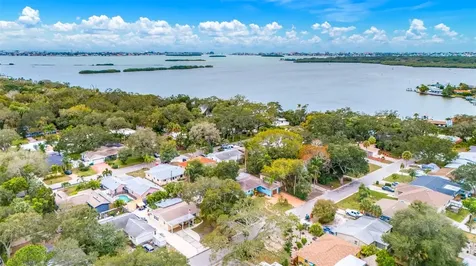 8324 41st Avenue N St Petersburg FL 33709