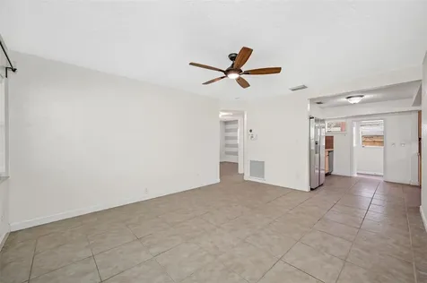 8324 41st Avenue N St Petersburg FL 33709