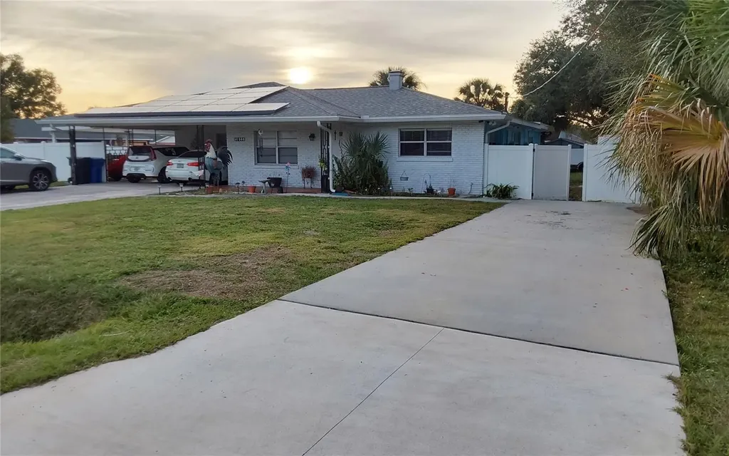 1011 S 70th Street Tampa FL 33619
