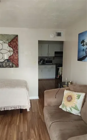 1011 S 70th Street Tampa FL 33619