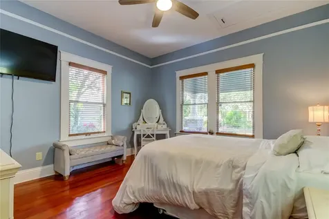 5709 N Seminole Avenue Tampa FL 33604