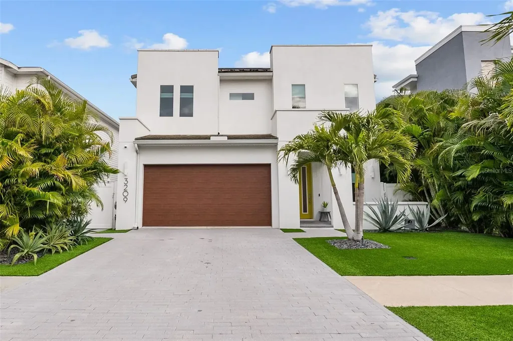 3209 W Paul Avenue Tampa FL 33611