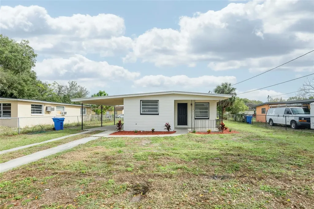 4902 S 86th Street Tampa FL 33619