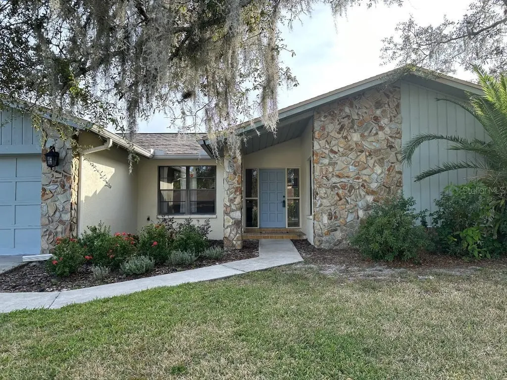 872 Pinewood Terrace W Palm Harbor FL 34683