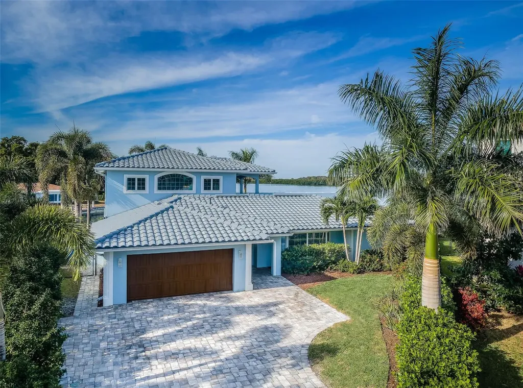 2095 Illinois Avenue NE St Petersburg FL 33703