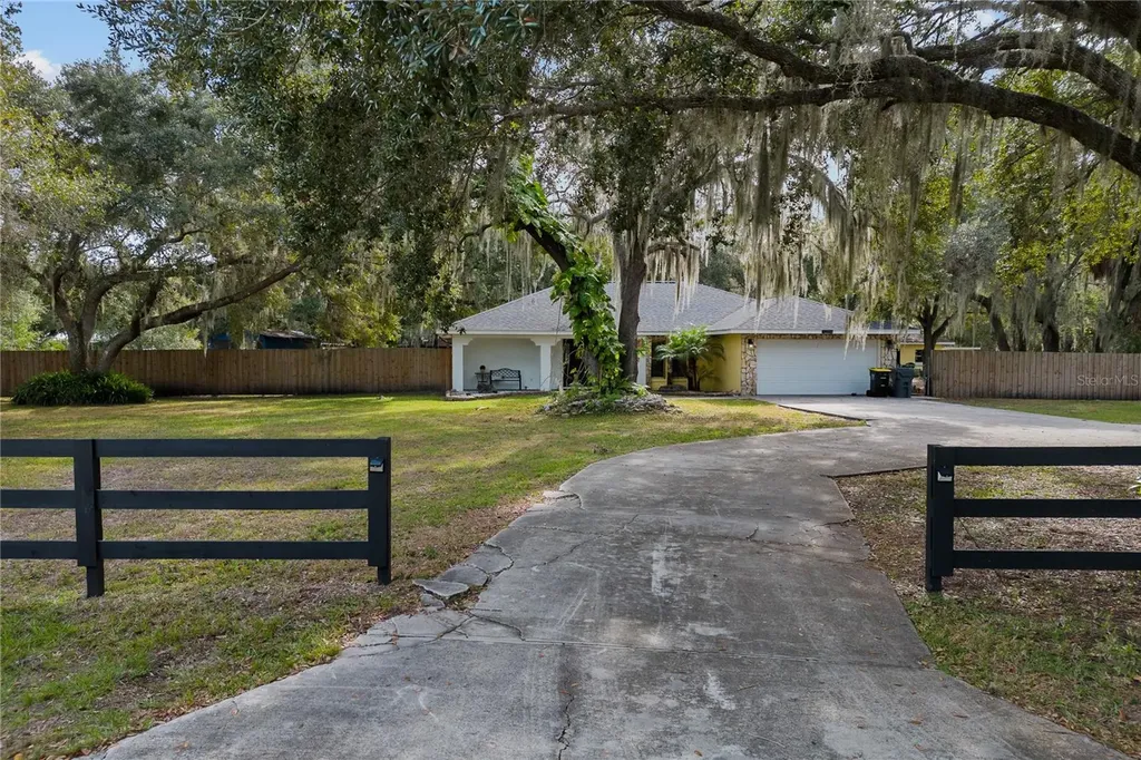 3498 Amelia Street Lake Wales FL 33898
