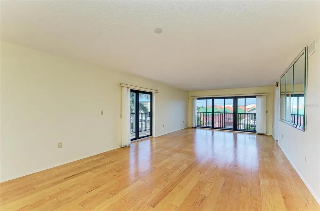 1001 Benjamin Franklin Drive Sarasota FL 34236