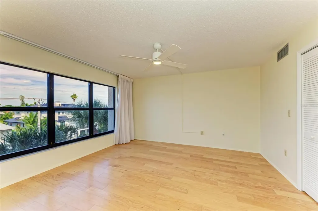 1001 Benjamin Franklin Drive Sarasota FL 34236