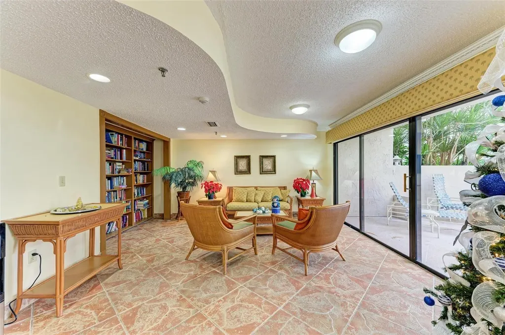 1001 Benjamin Franklin Drive Sarasota FL 34236