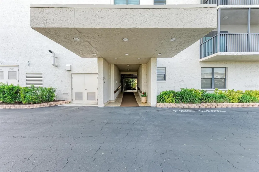 1001 Benjamin Franklin Drive Sarasota FL 34236