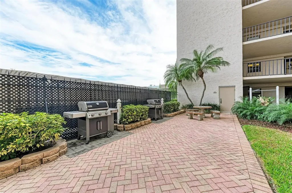 1001 Benjamin Franklin Drive Sarasota FL 34236