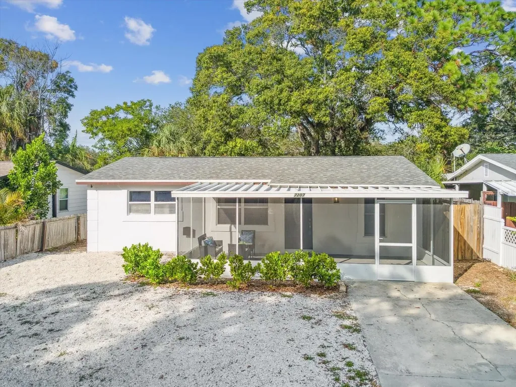 7207 51st Avenue N St Petersburg FL 33709