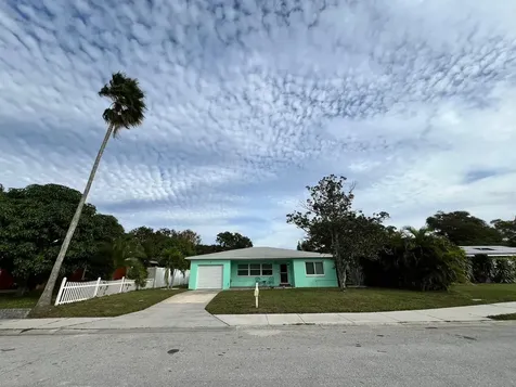 5 N Venus Avenue Clearwater FL 33755