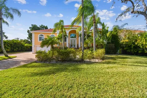 1021 W Henry Avenue Tampa FL 33604