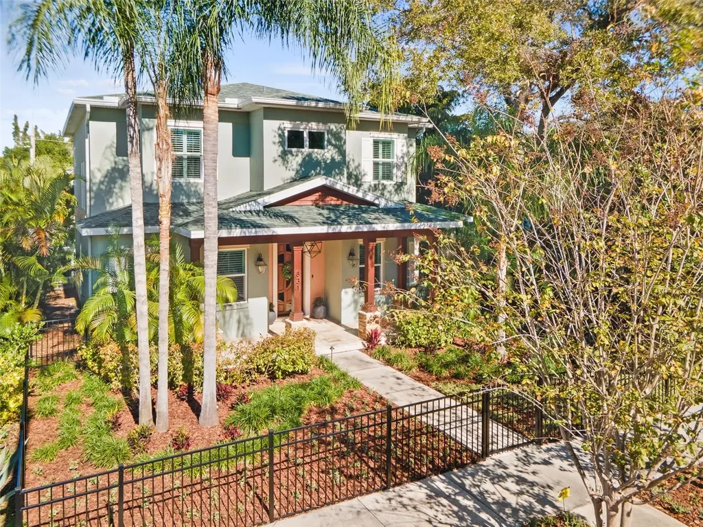 831 26th Avenue N St Petersburg FL 33704