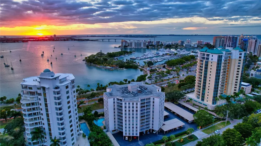 435 S Gulfstream Avenue Sarasota FL 34236