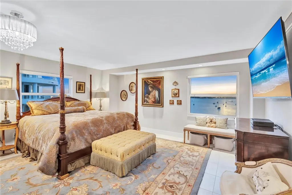 435 S Gulfstream Avenue Sarasota FL 34236