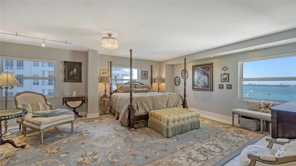 435 S Gulfstream Avenue Sarasota FL 34236