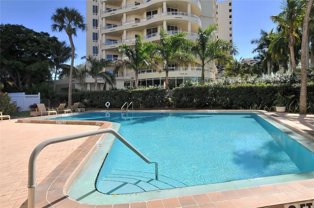 435 S Gulfstream Avenue Sarasota FL 34236