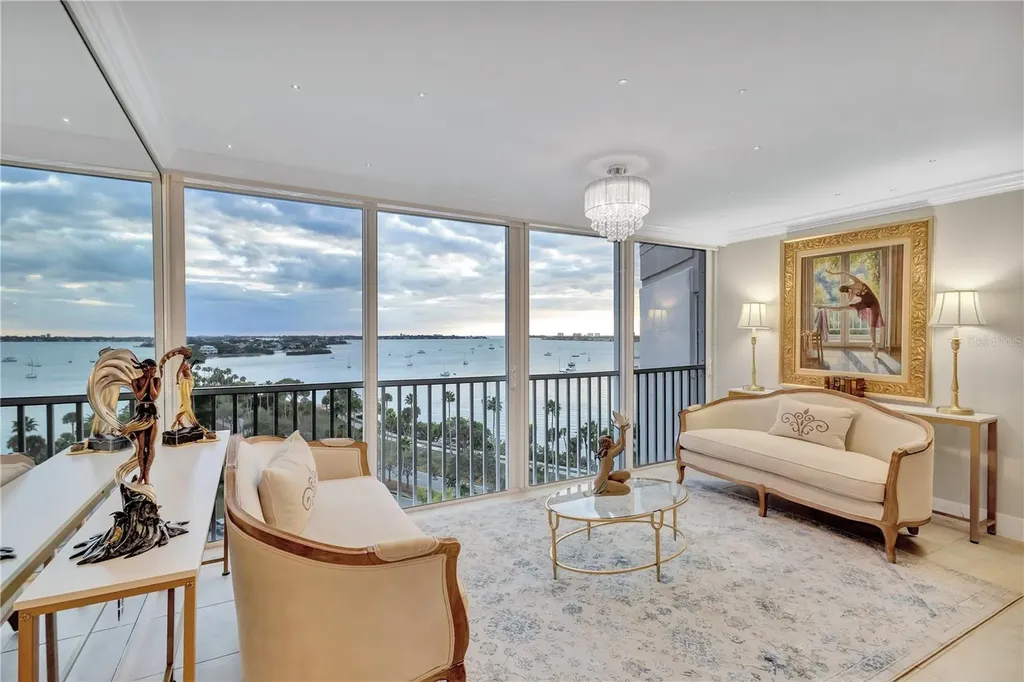 435 S Gulfstream Avenue Sarasota FL 34236