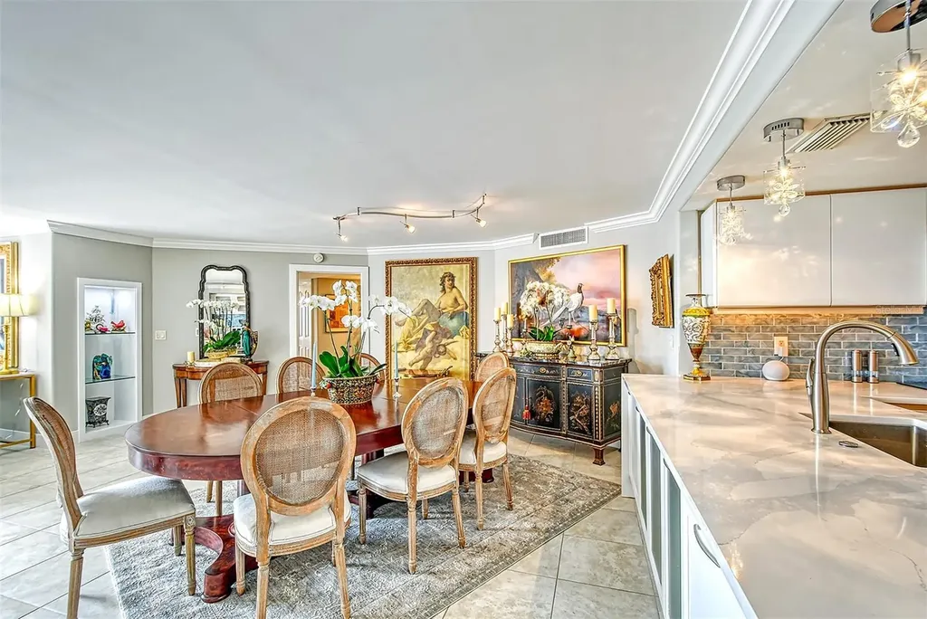 435 S Gulfstream Avenue Sarasota FL 34236