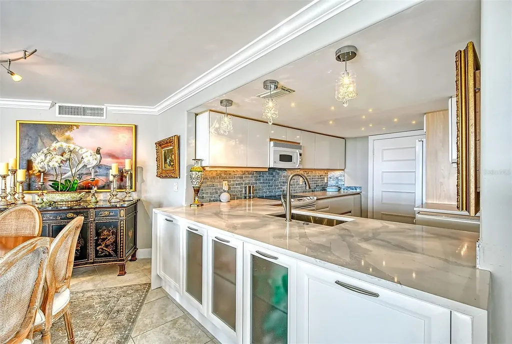 435 S Gulfstream Avenue Sarasota FL 34236