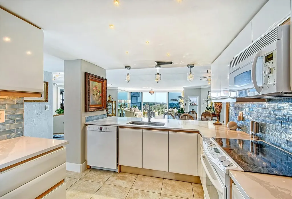 435 S Gulfstream Avenue Sarasota FL 34236