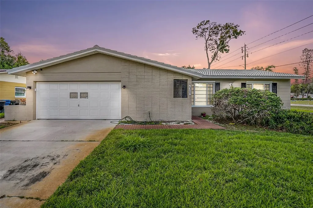 6201 19th Street S St Petersburg FL 33712
