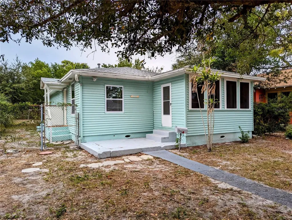 2035 42nd Street S St Petersburg FL 33711