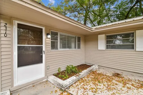 2310 E Minnehaha Street Tampa FL 33610