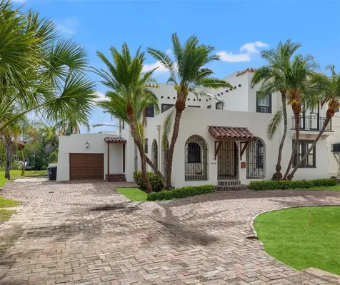 1936 Arrowhead Drive NE St Petersburg FL 33703