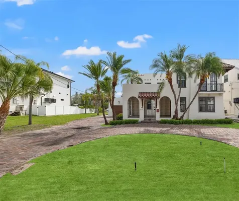 1936 Arrowhead Drive NE St Petersburg FL 33703