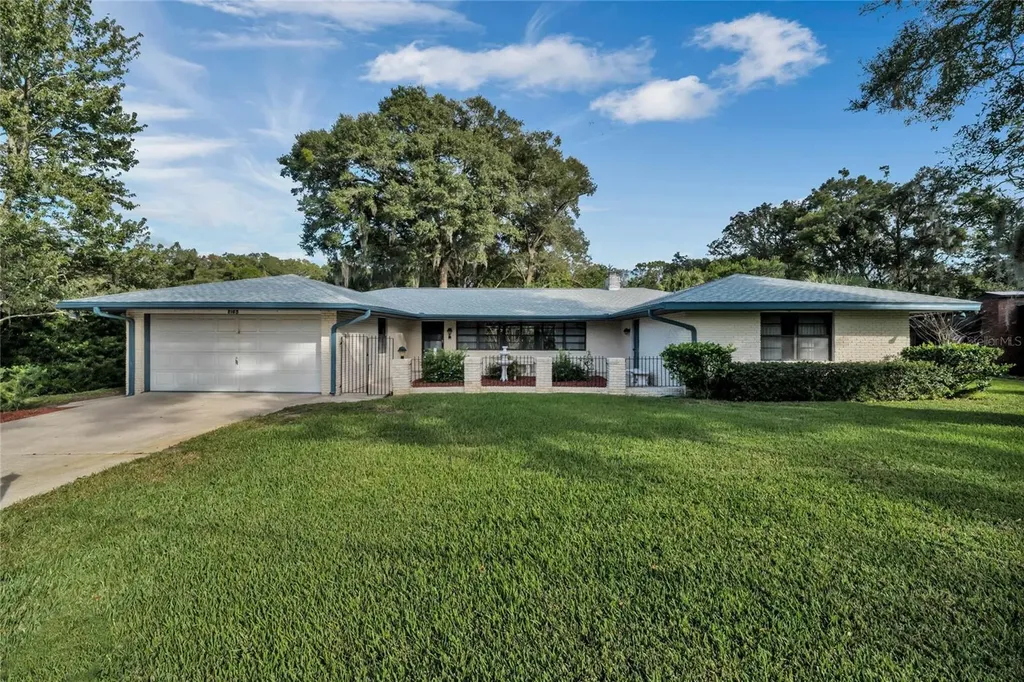 2165 Whitemarsh Drive Deland FL 32724