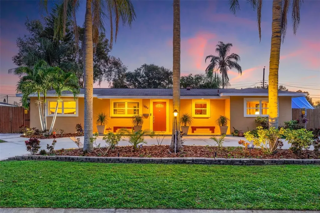 1884 67th Avenue N St Petersburg FL 33702