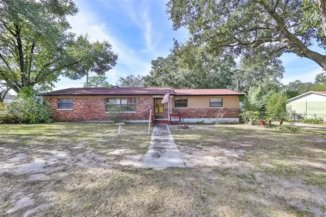 8702 N Orangeview Avenue Tampa FL 33617