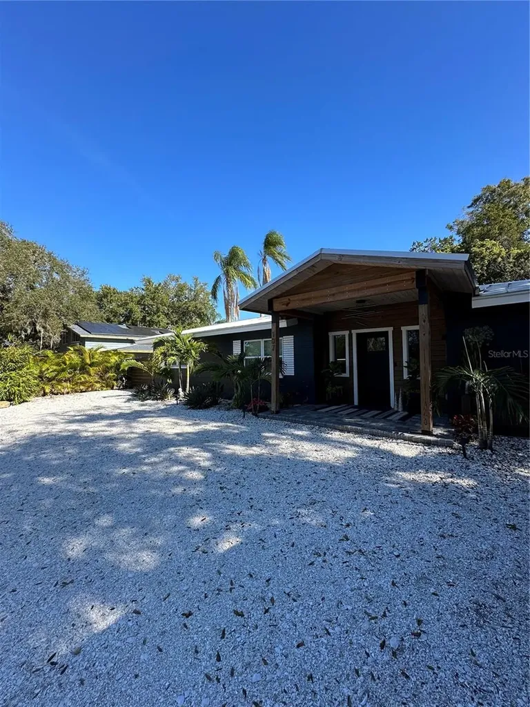 107 22nd Street E Bradenton FL 34208