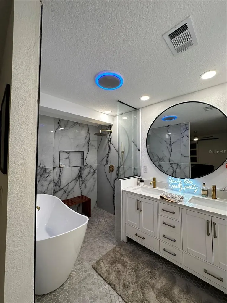 107 22nd Street E Bradenton FL 34208