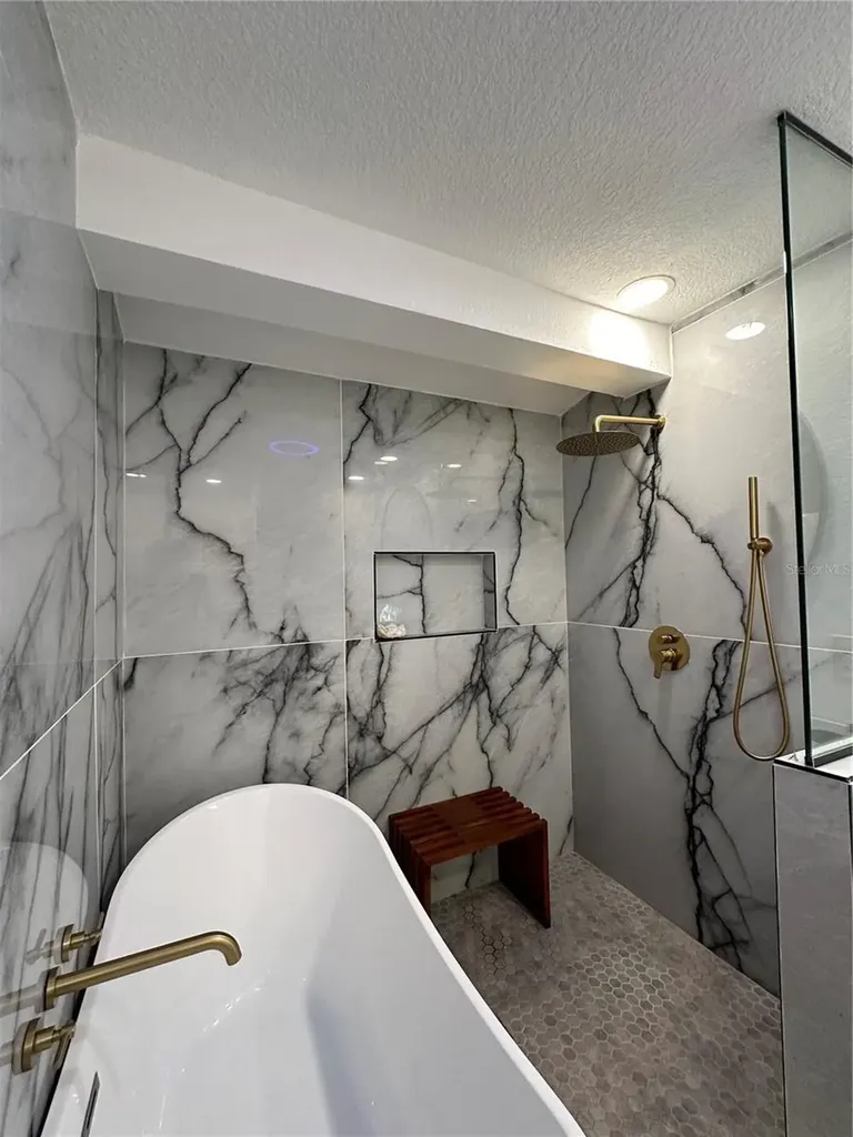 107 22nd Street E Bradenton FL 34208