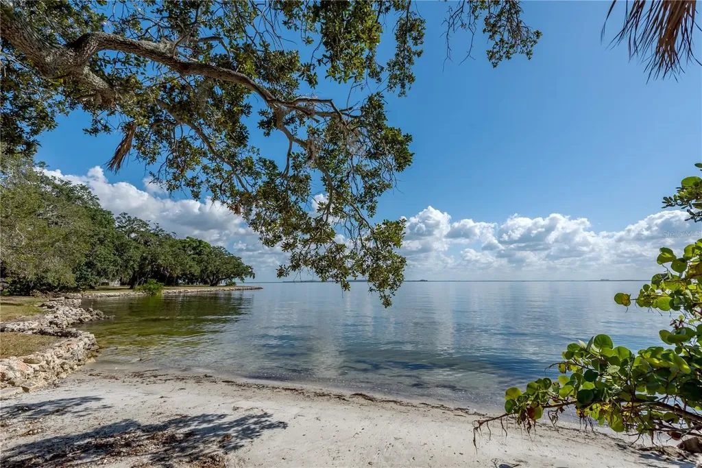 6210 Bayshore Boulevard Tampa FL 33611
