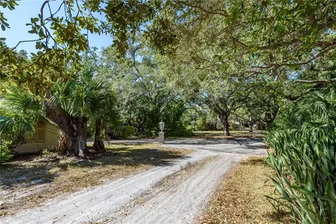 6210 Bayshore Boulevard Tampa FL 33611